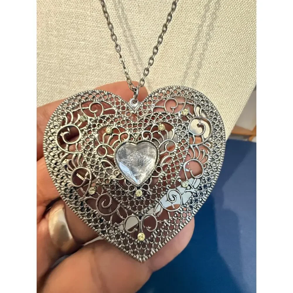 Vintage Silver Tone Filigree Heart Pendant Necklace 26”